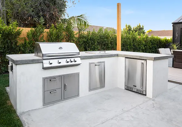 Smooth Stucco BBQ with Poured Polished Concrete Counter Top